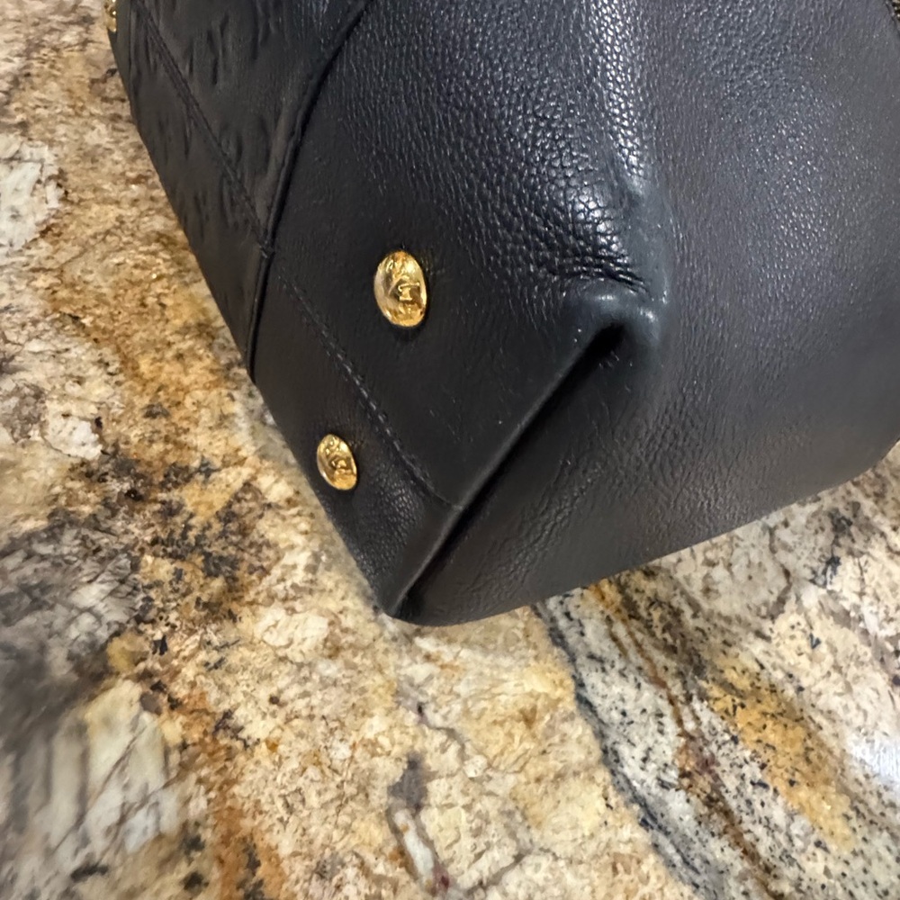 **SOLD**

Louis Vuitton Monogram Empreinte 2WAY Shoulder Bag - Picture 8 of 12